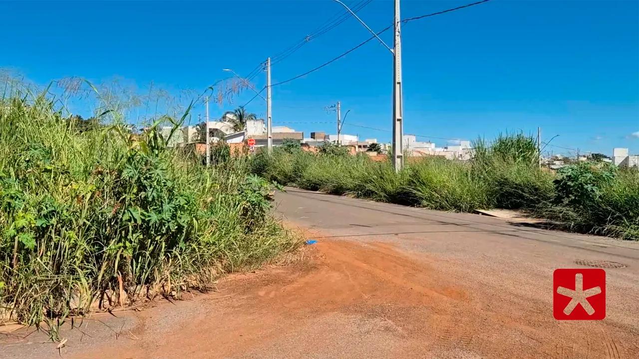 No cruzamento na Rua Manoel Simões Borges não há placas para evitar colisões